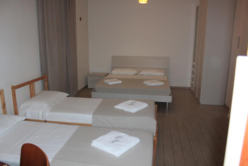 Serenity House Hotell Florens Exteriör bild